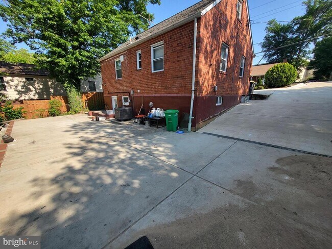 Foto del edificio - 6427 Kilmer St