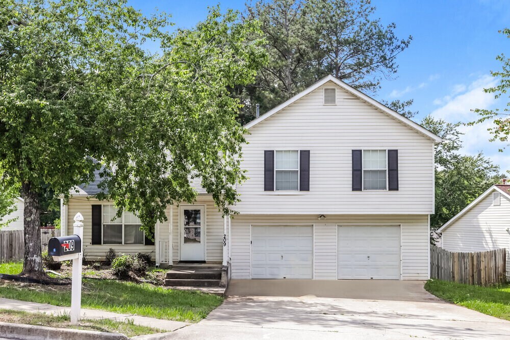 Foto principal - 209 Brandon Ridge Cir