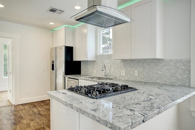 Foto del edificio - 304 E 33rd St