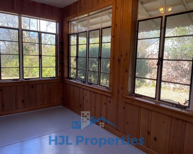 Foto del edificio - Beautiful Donelson Home