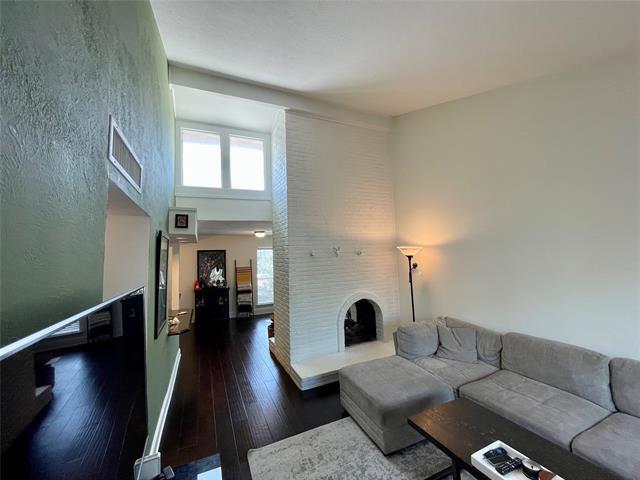 Foto del edificio - 5916 Sandhurst Ln
