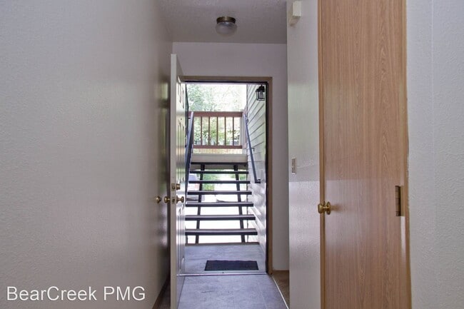 Building Photo - 7927 SW 31st Ave