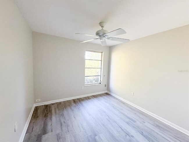 Building Photo - 2417 Magdalina Dr