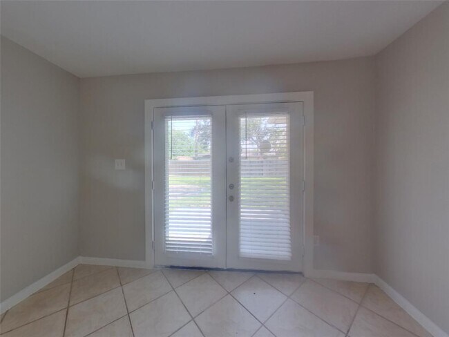 Building Photo - 9614 Crooked Wood Ln