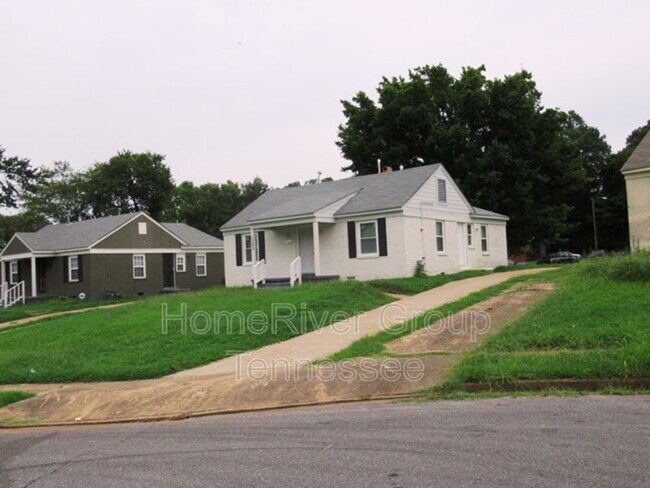 Building Photo - 1380 Kimball Cove