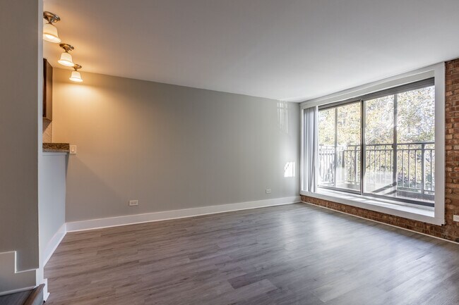 Foto del edificio - 1214 N La Salle Dr