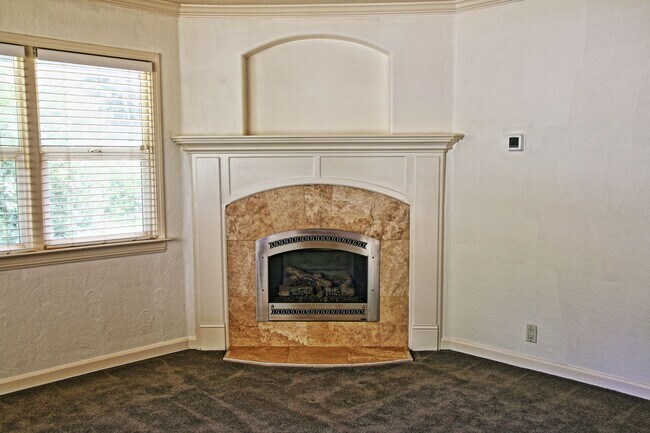 Building Photo - 3178 Cedar Ravine Rd
