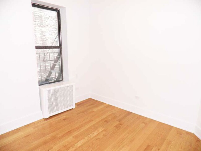 Building Photo - 146 Hester St