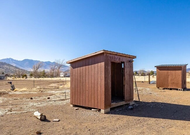 San Francisco Peaks and Sheds/Outbuildings - 8275 E Mercury Dr