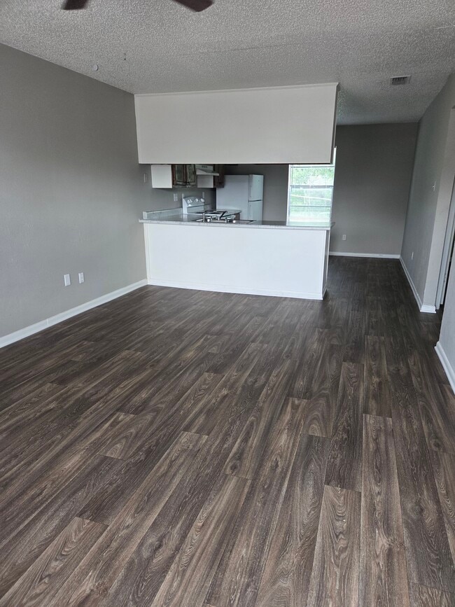 Building Photo - TCG At Corsicana