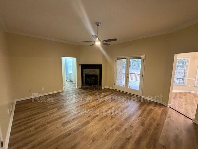 Building Photo - 129 Wagon Wheel Cir