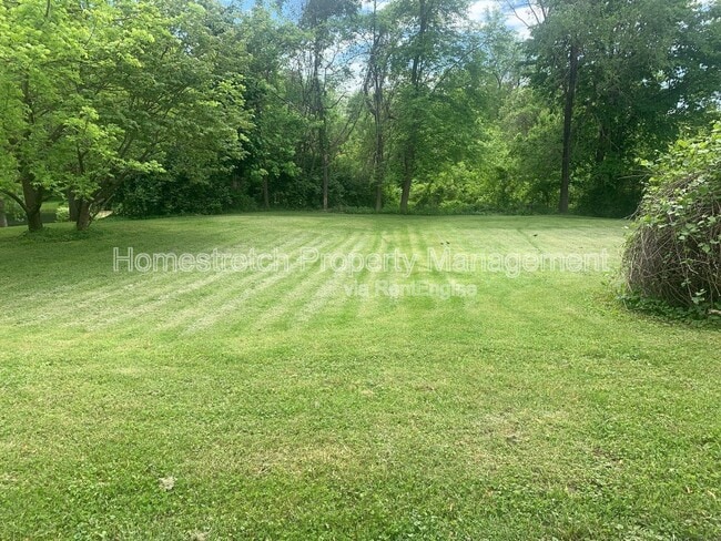 Building Photo - 6132 IL-162