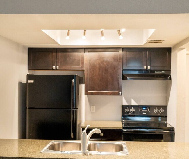 Foto del edificio - 16153 E Alaska Pl