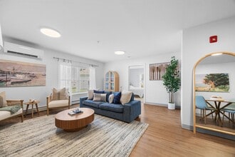 Building Photo - Pointe28