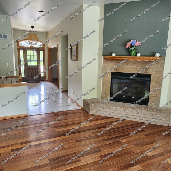 Foto del edificio - Gorgeous 4 Bedroom Ranch