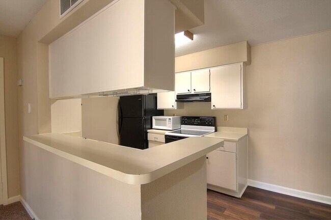 Foto del edificio - 12905 Woodforest Blvd