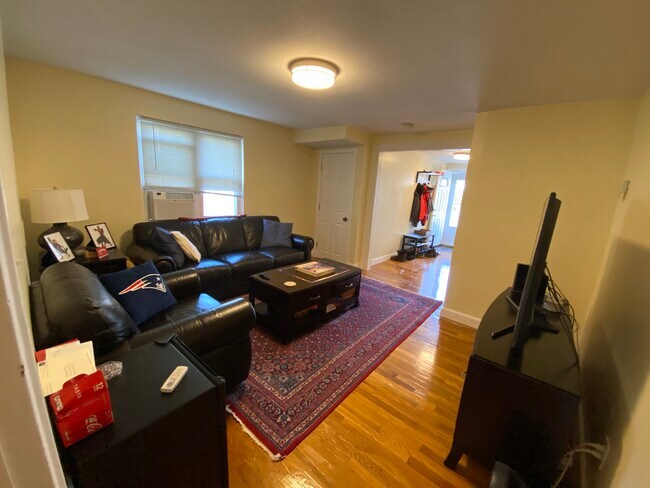 Foto del edificio - 265 Corey Rd