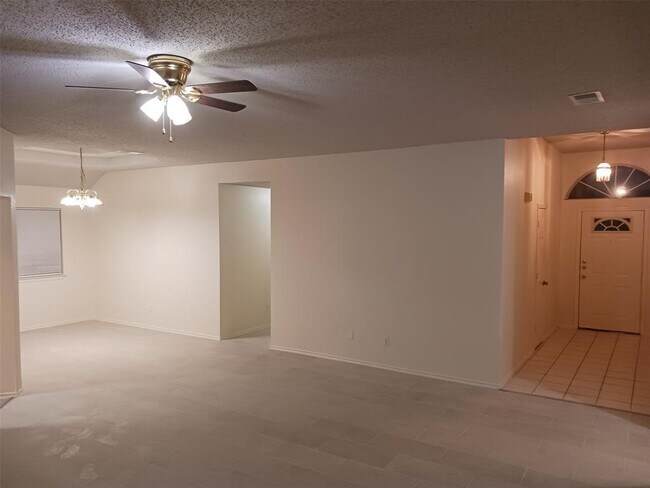 Building Photo - 4310 Kit Carson Trail