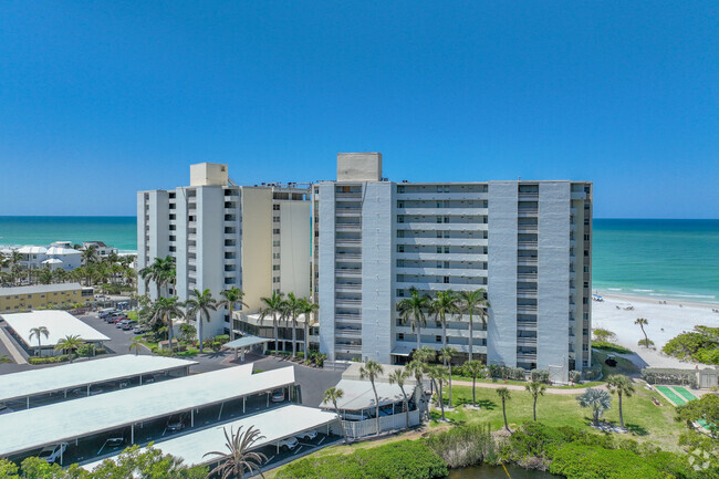 Building Photo - Whispering Sands South Tower