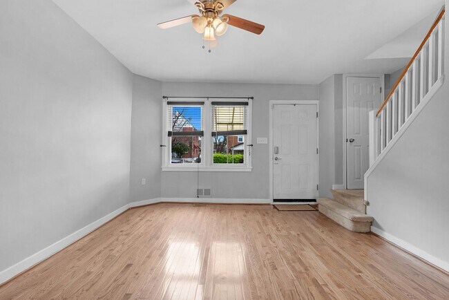 Foto del edificio - Gwynn Falls Beautiful 3 Bedroom With Finished Basement for RENT