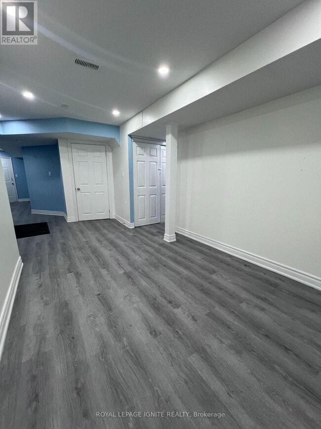 Building Photo - 1074 Orenda St