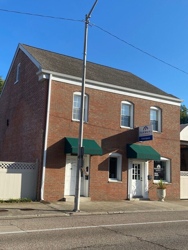 Primary Photo - 41 West Main St