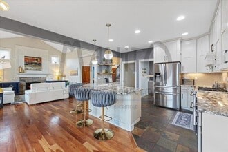 Building Photo - 5321 E Rosedale Ln