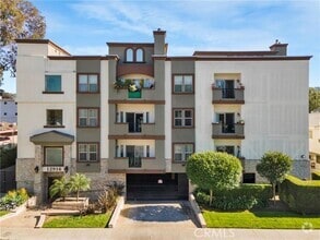 Building Photo - 12916 Moorpark St