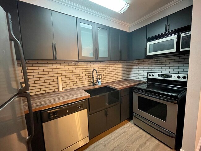 Foto del edificio - 408 E Virginia St