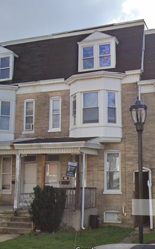 Primary Photo - 240 W Jackson St