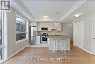 Building Photo - 32 Fieldway Rd