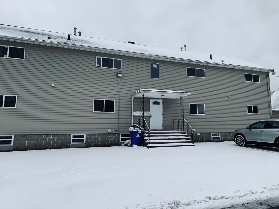 308 Franklin St Unit 1, Ravenna, OH 44266 Apartments in Ravenna, OH