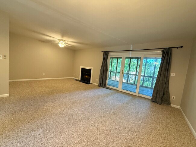 Foto del edificio - 3426 Londonderry Ct