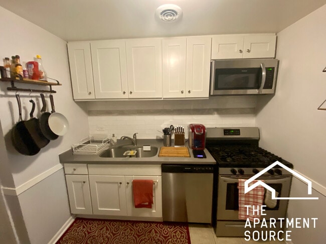 Photo - 3714 N Sheffield Ave Apartment