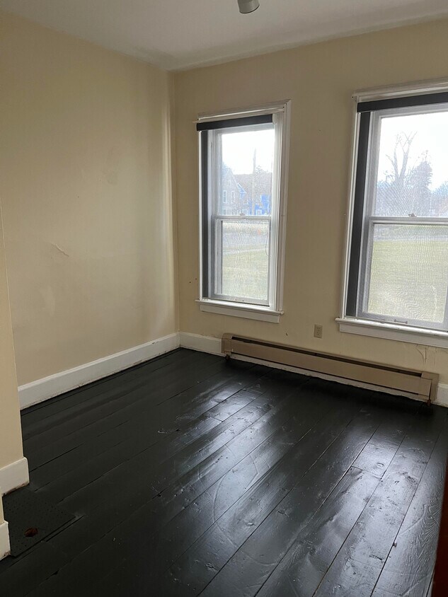 Front Bedroom - 88 Leroy St