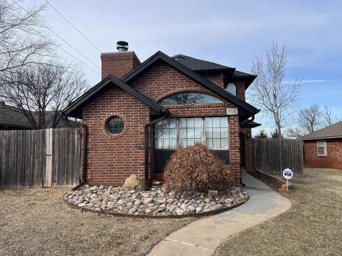 Photo - 805 Woodward Ave