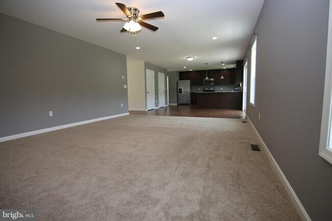 Building Photo - 375 Quail Landing Cir