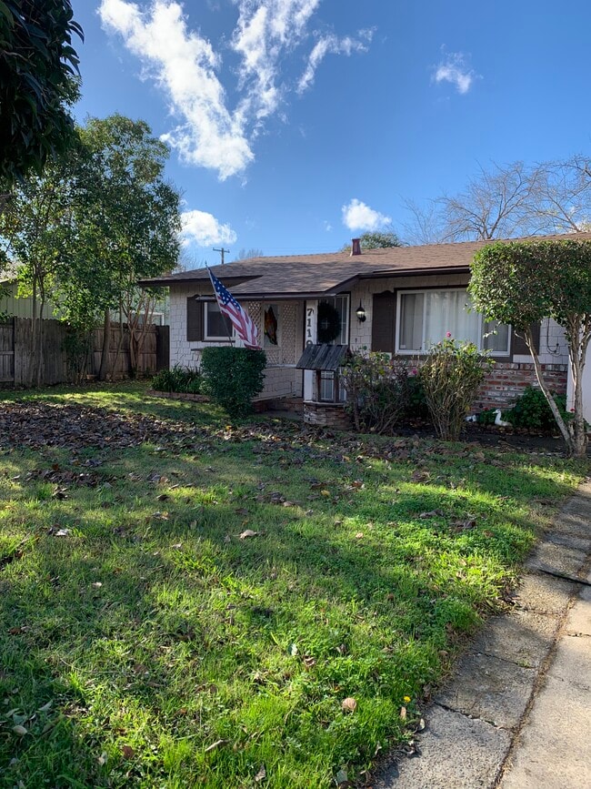 Foto del edificio - 7110 Celia Ave