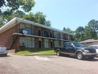 Building Photo - Cypress Garden Apartments