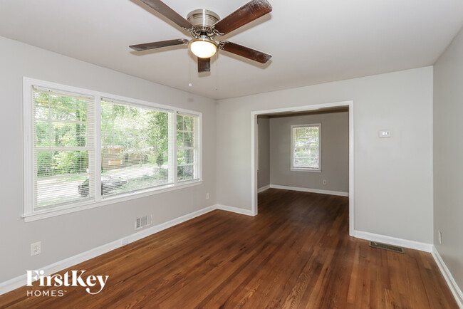 Building Photo - 2392 Hopewell Ln