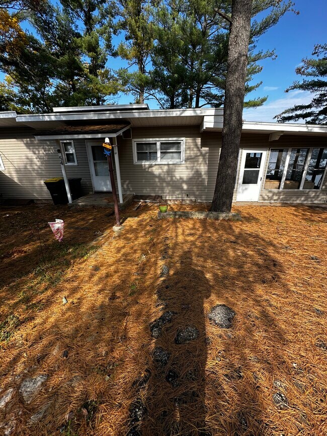 54 Heckendorn Dr, Wisconsin Dells, WI 53965 House Rental in Wisconsin
