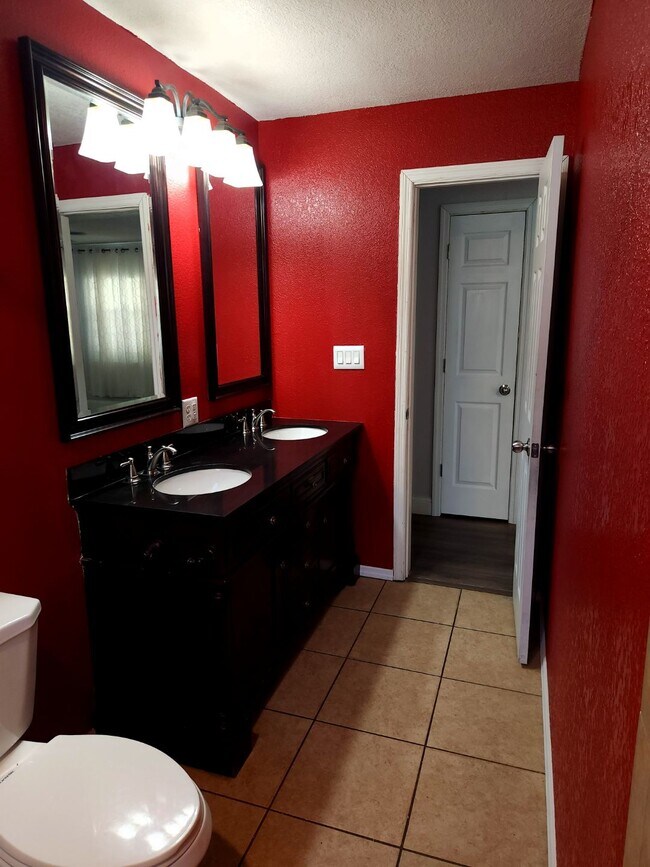 Foto del edificio - 34943 Baxter Ave