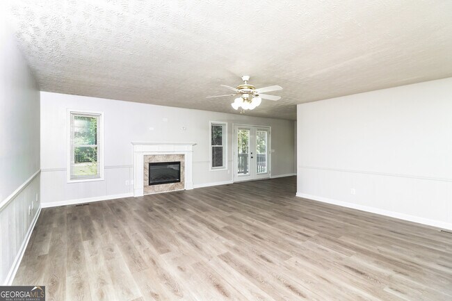 Foto del edificio - 3521 Stone Ridge Dr