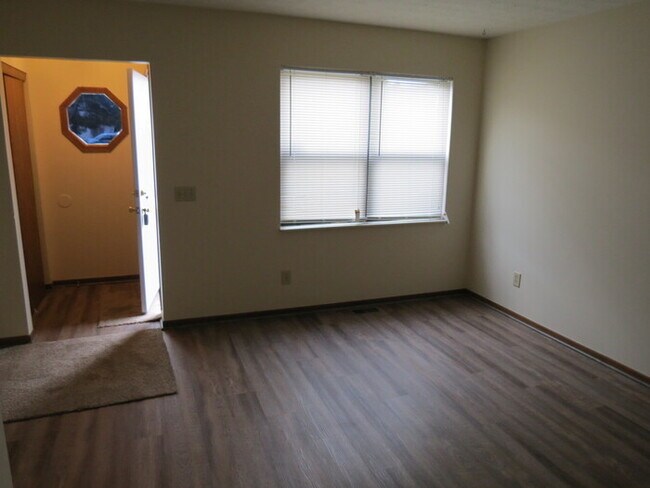 Building Photo - 2265 Hughey Dr