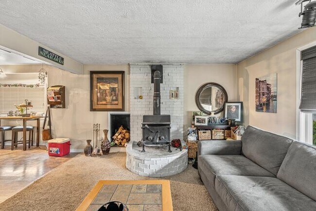 Foto del edificio - 4 bedroom in Lynnwood WA 98087