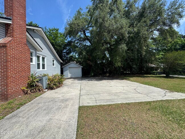Foto del edificio - 3609 Dellwood Ave
