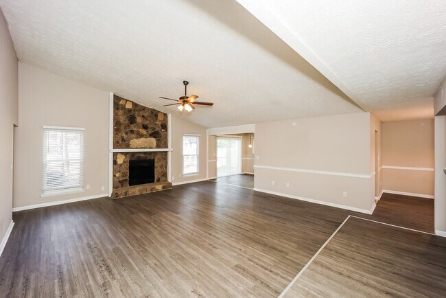 Building Photo - 8449 Willows Terrace