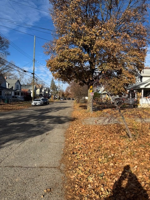 Photo - 301 Allen St (Lansing, MI)