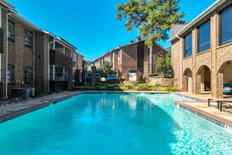 Building Photo - The Woodlands