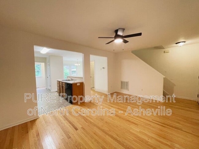 Building Photo - 16 Evergreen Ave